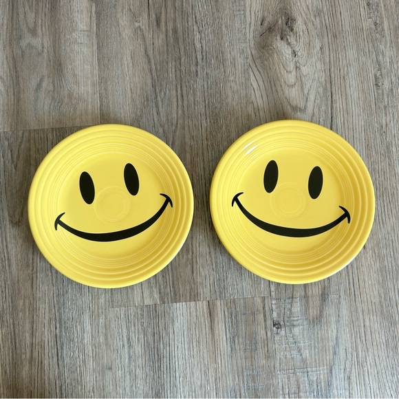 Vintage Fiesta Smiley Face Plates (2) - Picture 10 of 10